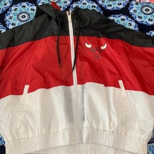 Cropped Chicago Bulls windbreaker